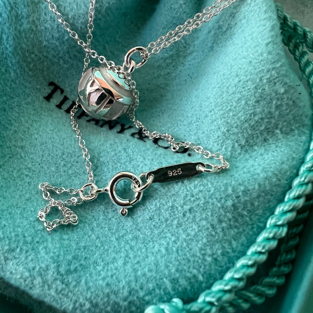 🌸🌸 Authentic Tiffany & Co. Atlas Ball Pendant - Picture 2 of 7